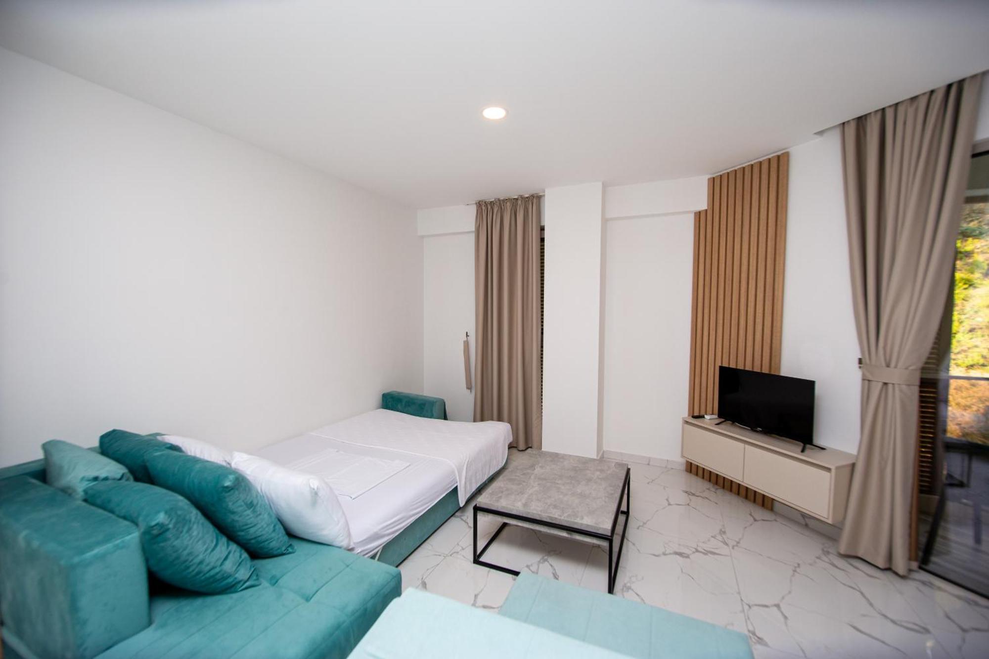 Aura Tower Aparments By In Property Rafailovici Exterior photo