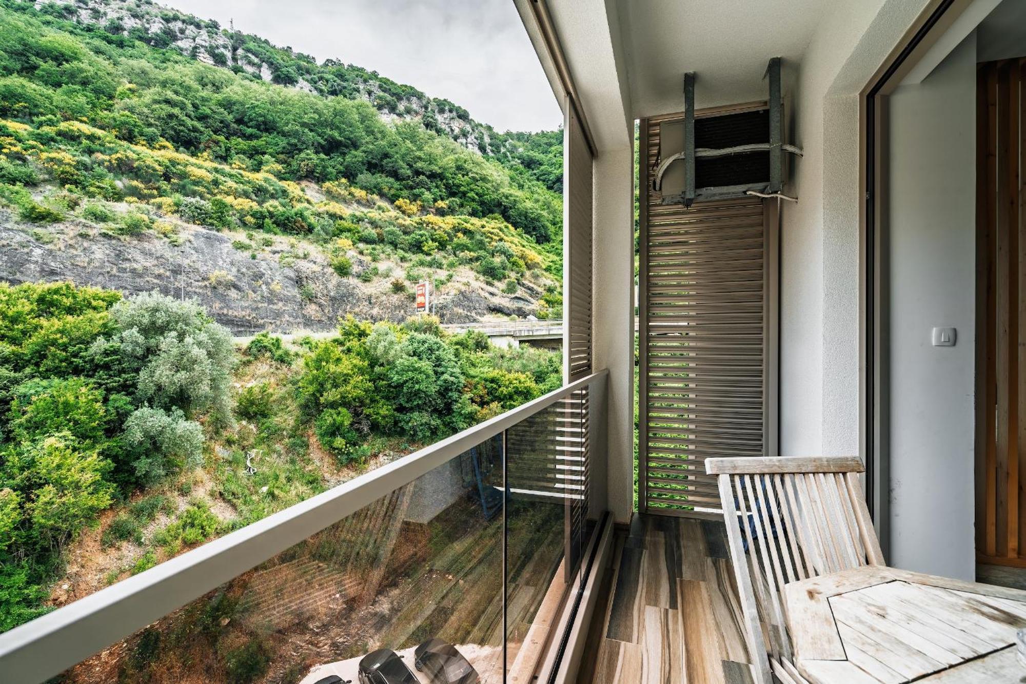 Aura Tower Aparments By In Property Rafailovici Exterior photo