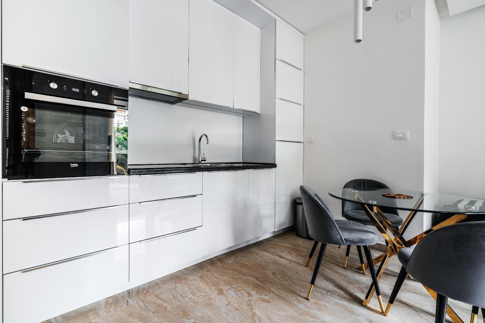 Aura Tower Aparments By In Property Rafailovici Exterior photo