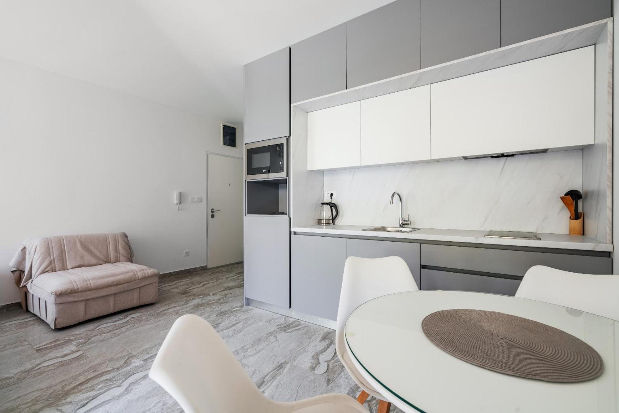 Aura Tower Aparments By In Property Rafailovici Exterior photo