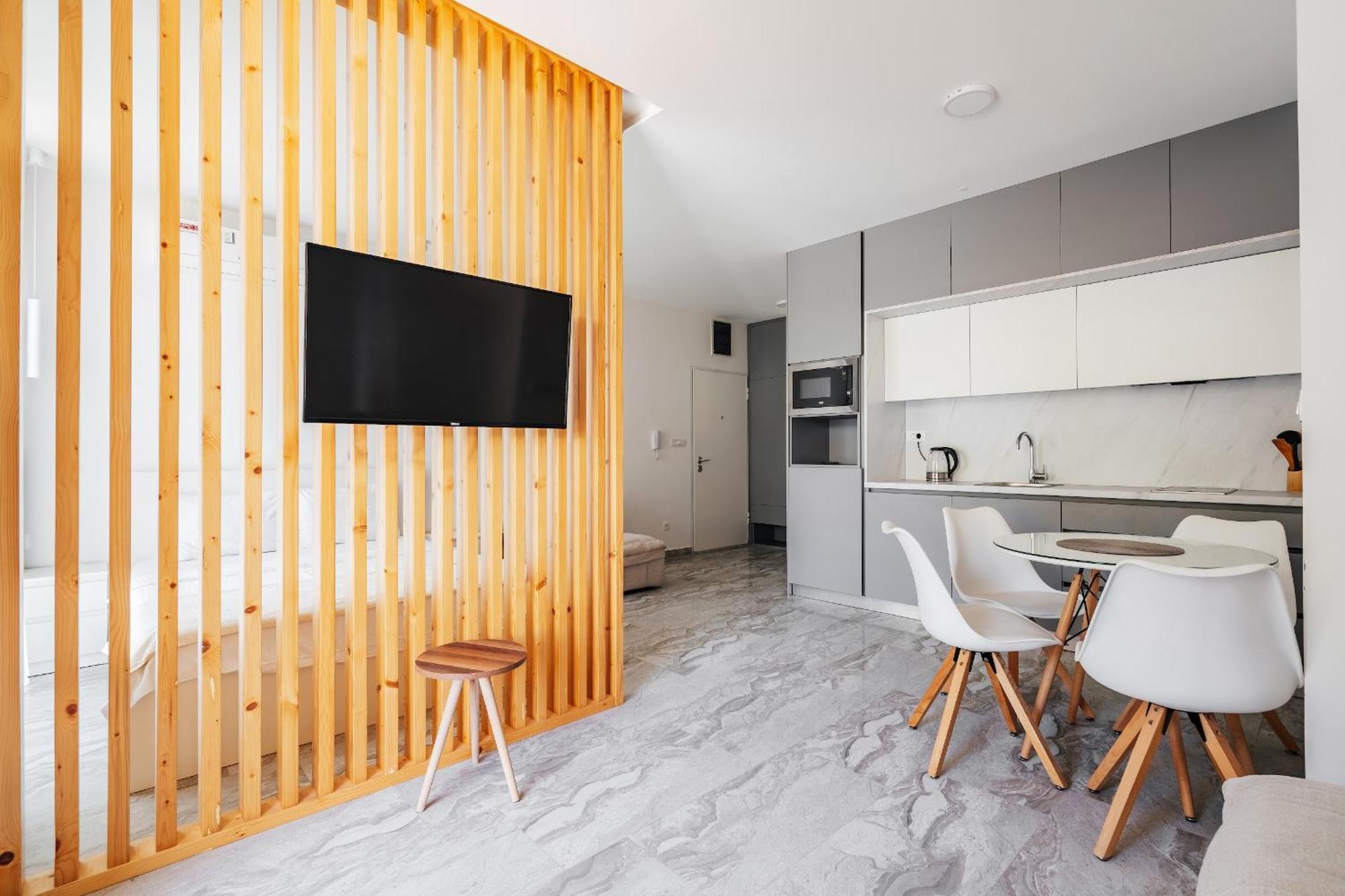 Aura Tower Aparments By In Property Rafailovici Exterior photo